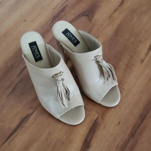 Jones NY Heeled leather slides with tassels mules peeptoe, Jaymee style